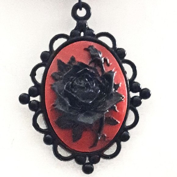 Lace Flower Cameo Victorian Pendant Choker - Picture 2 of 4
